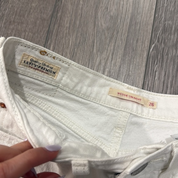 Levi’s Premium Wedgie Straight Jeans | Size 26 | White - Picture 5 of 10